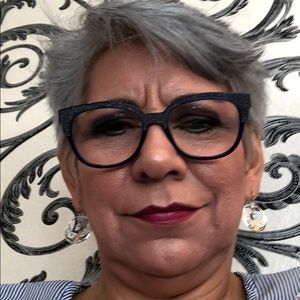 Meet your Posher, Debra